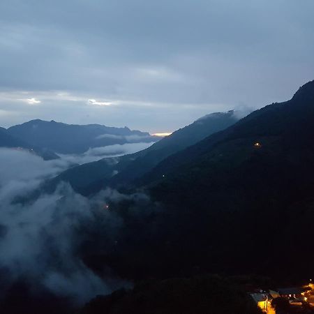拉拉山周家渡假旅館 Hualing Екстер'єр фото